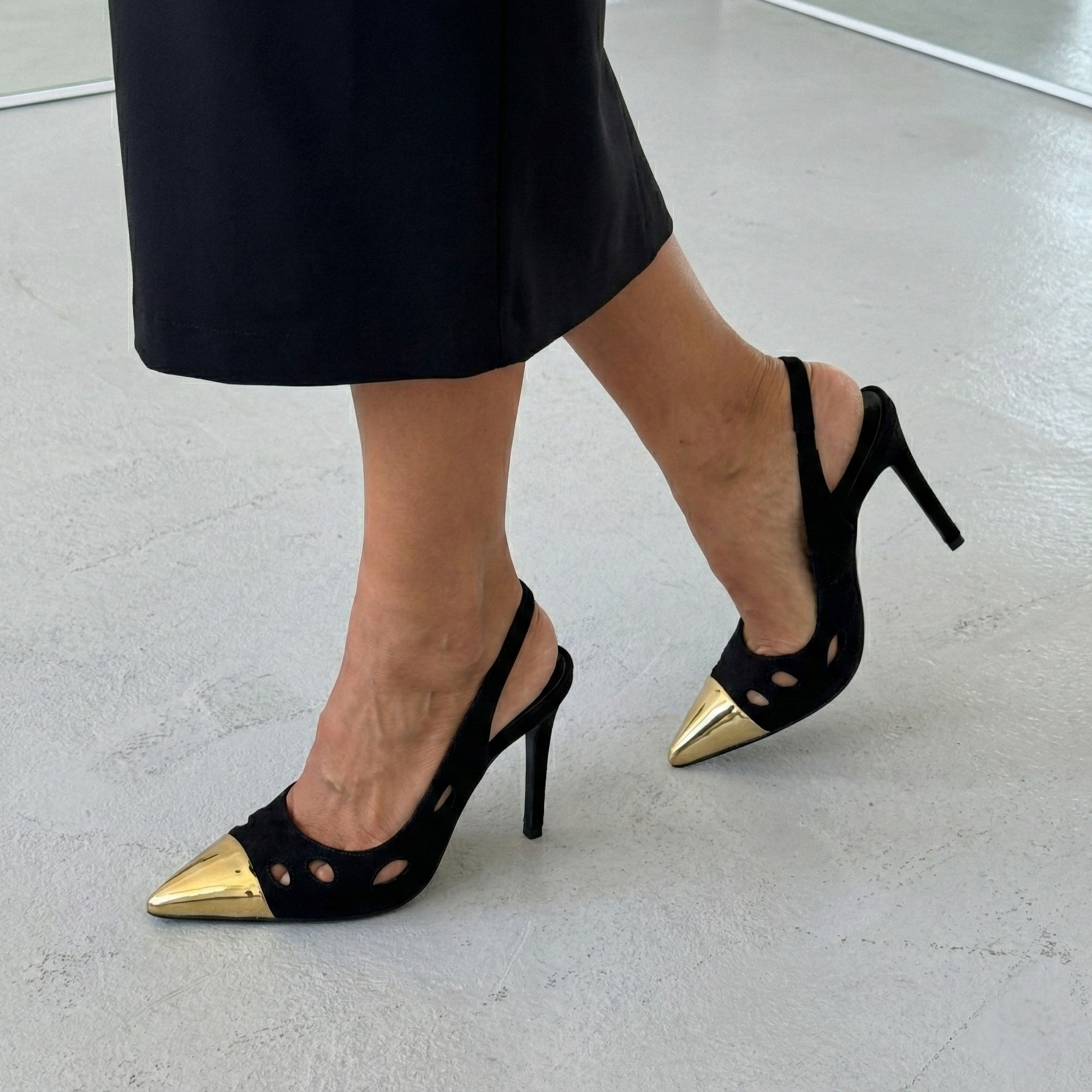 Stilettos Hera Ante Negro y Dorado para Mujer en Tenerife 